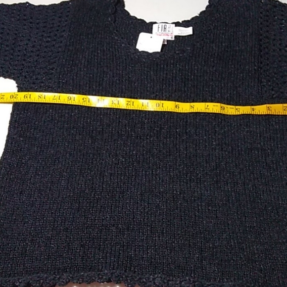 Women's Knitted Detailed Embellish Top - Picture 6 of 11